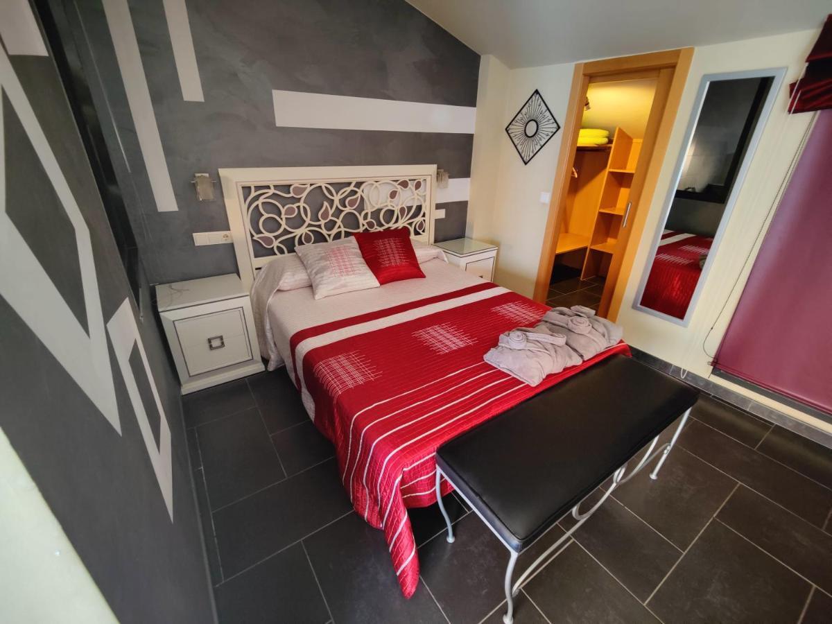 Hostal Manel Pineda de Mar Kültér fotó