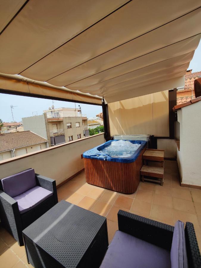 Hostal Manel Pineda de Mar Kültér fotó