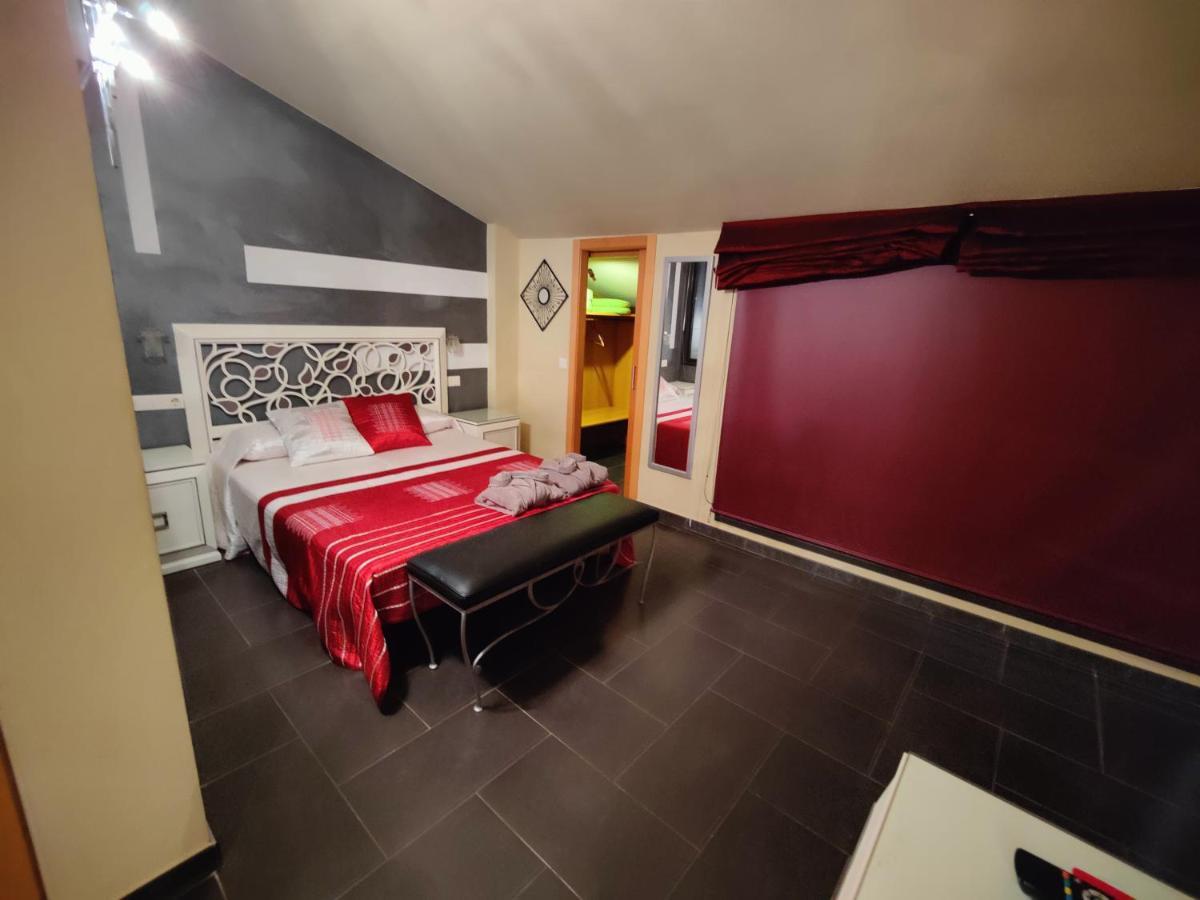 Hostal Manel Pineda de Mar Kültér fotó