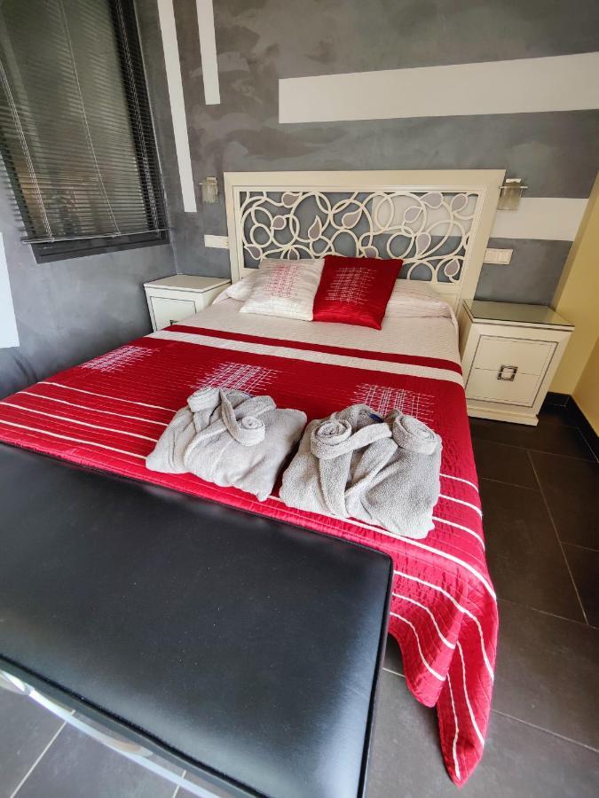 Hostal Manel Pineda de Mar Kültér fotó