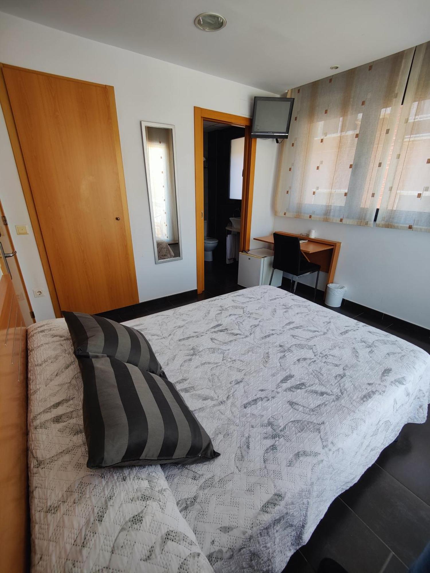 Hostal Manel Pineda de Mar Kültér fotó