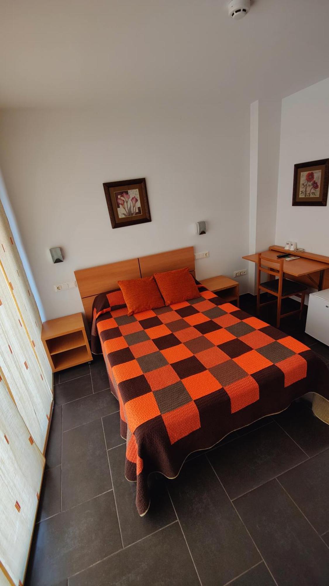Hostal Manel Pineda de Mar Kültér fotó