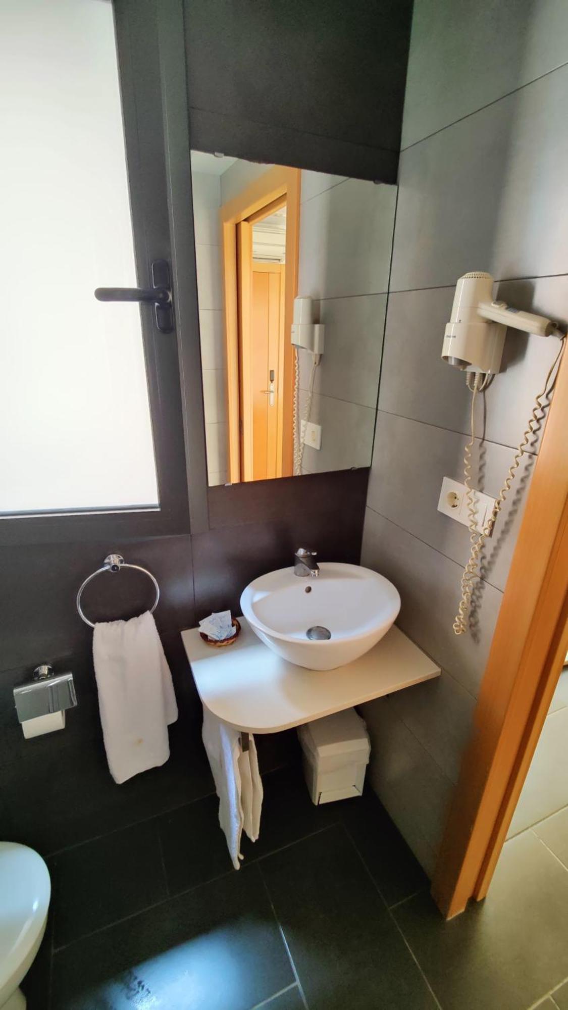 Hostal Manel Pineda de Mar Kültér fotó