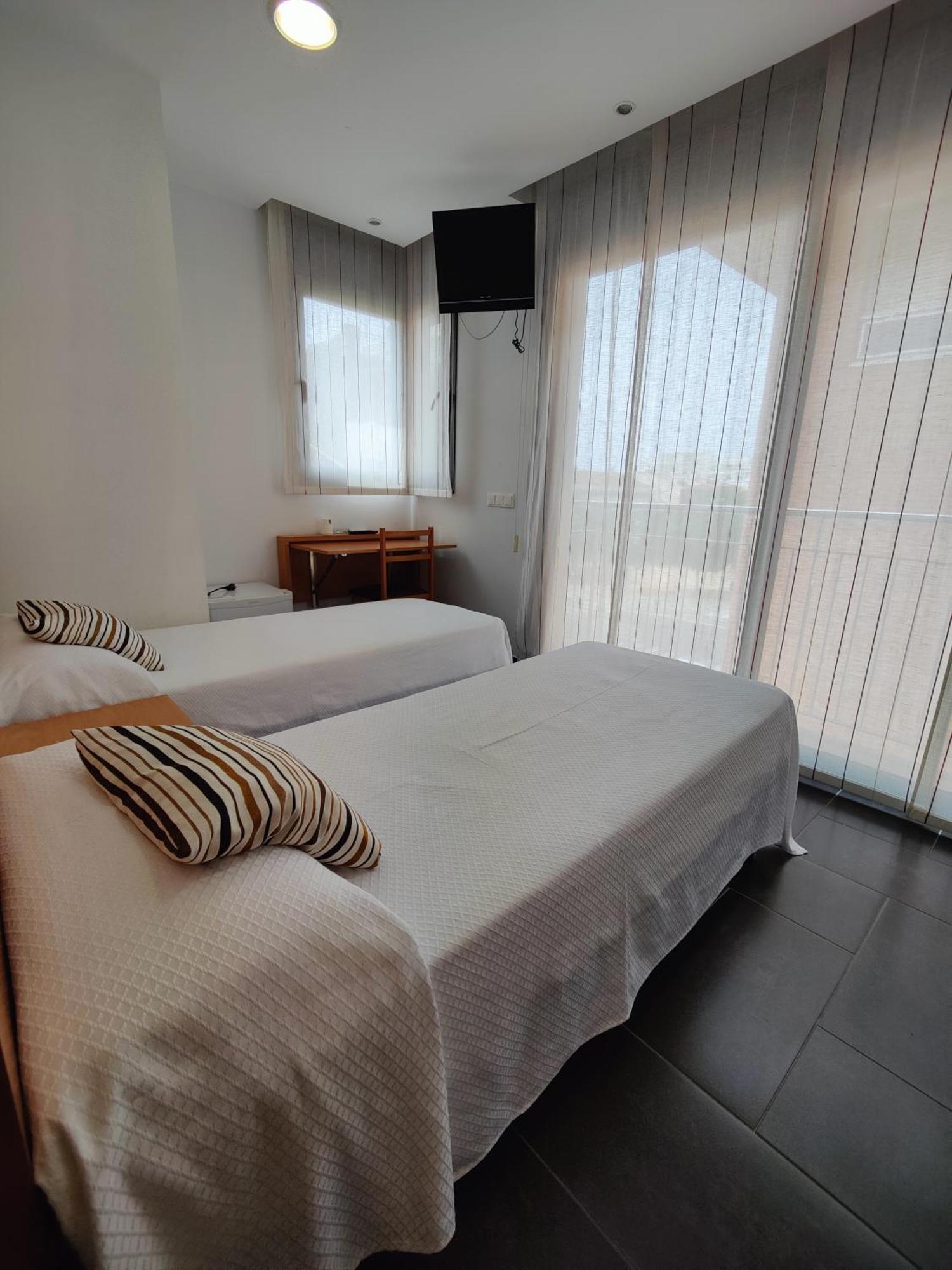 Hostal Manel Pineda de Mar Kültér fotó