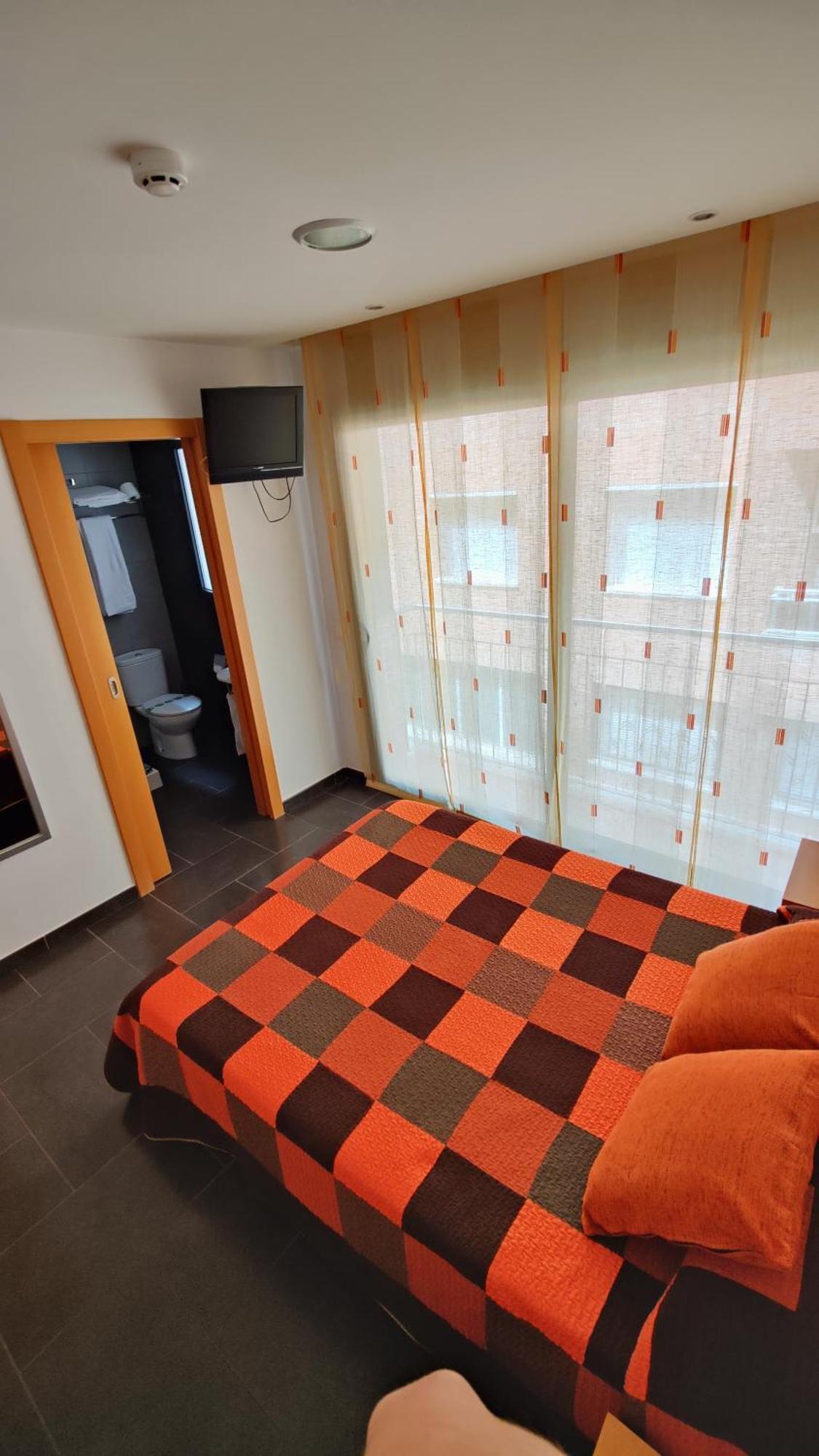 Hostal Manel Pineda de Mar Kültér fotó